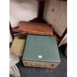 3 VINTAGE SUITCASES