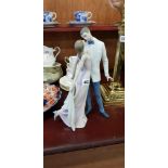 LARGE LLADRO FIGURE