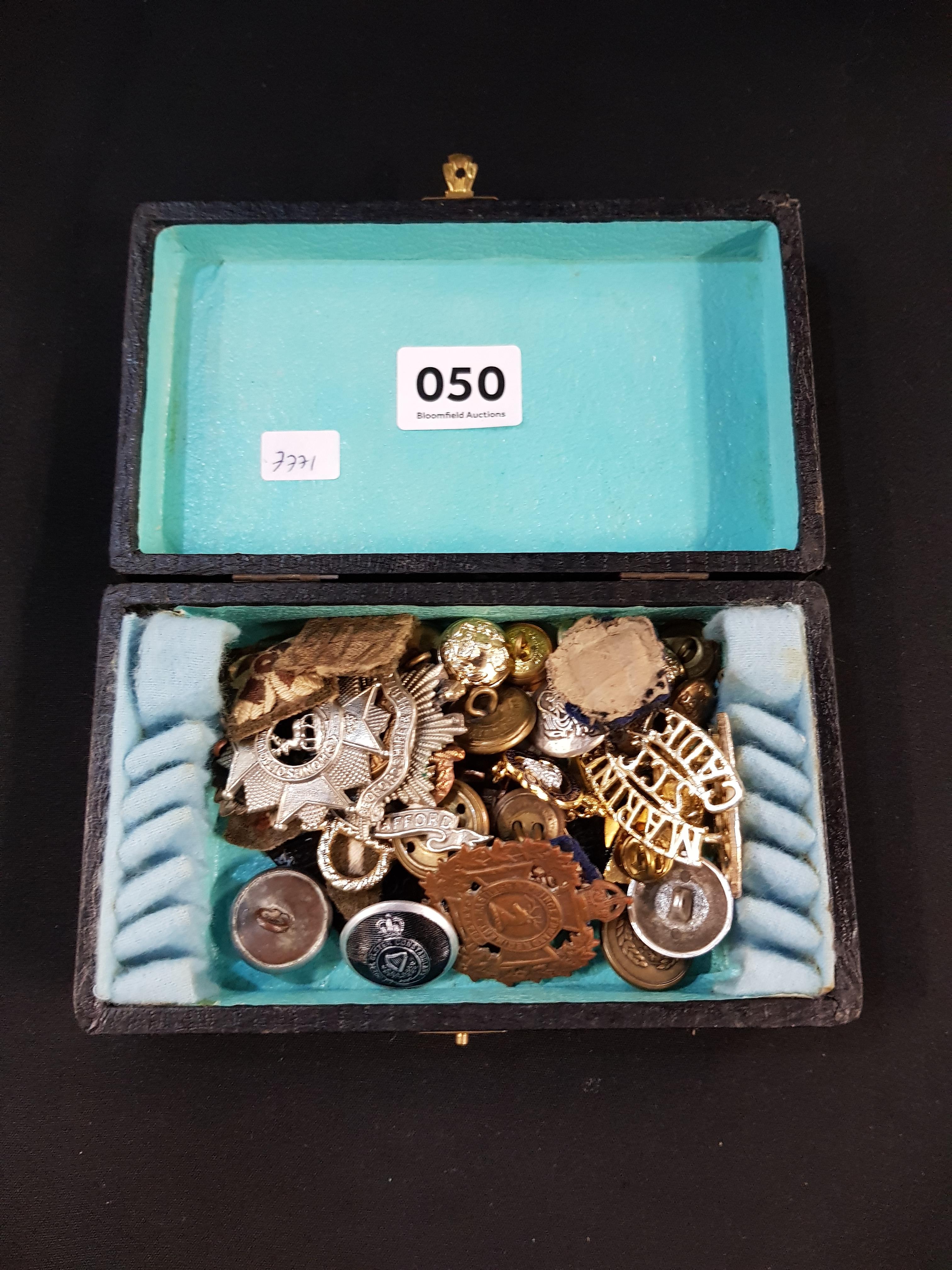 LARGE BOX OF ANTIQUE MILITARY BADGES AND BUTTONS