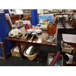 19TH CENTURY 2 LEAF MAHOGANY DINING TABLE