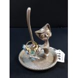 VINTAGE WALTER BOSSE CAT RING HOLDER AND 5 SILVER RINGS