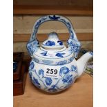 CHINESE BLUE AND WHITE TEAPOT
