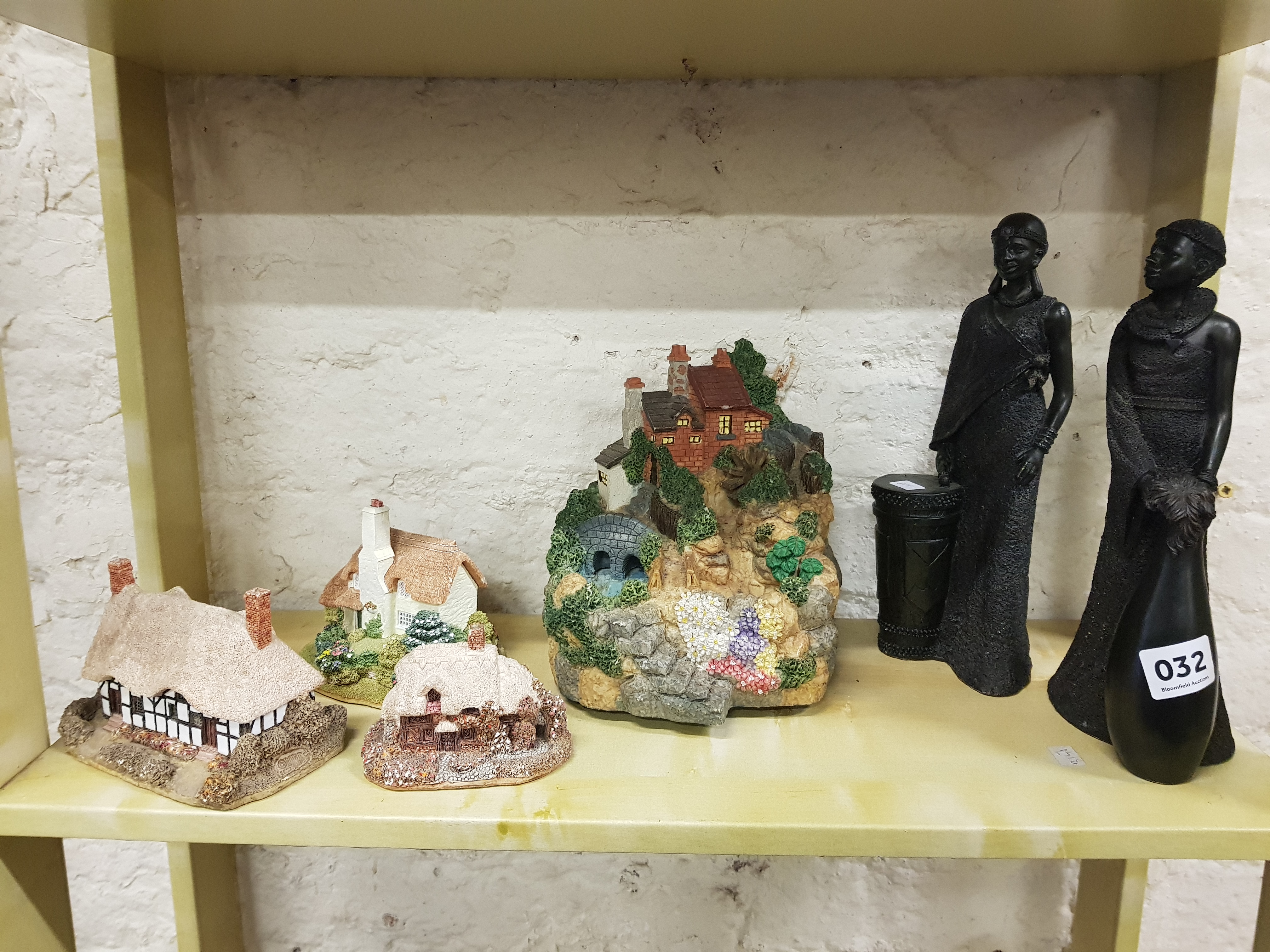 SHELF LOT OF LILLIPUT LANE AND AFRICAN FIGURES