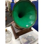 OLD GRAMAPHONE