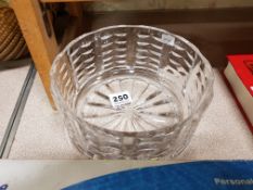 LARGE WATERFORD CRYSTAL TRALEE PATTERN CUT GLASS BOWL 7' X 3.5'