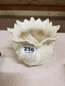 BELLEEK POT