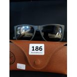 ORIGINAL RAY BAN JUSTIN WAYFARER RB4165 852/88 SIZE 54 POLARIZED SUNGLASSES AND CASE