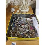 BOX OF COSTUME JEWELLERY TO INCLUDE SILVER