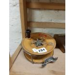 VINTAGE ALVEY SNAPPER REEL