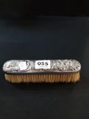 STERLING SILVER ORNATE CLOTHES BRUSH - LONDON 1900