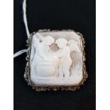 BEAUTIFUL SHELL CAMEO BROOCH OF CHERUBS IN SILVER FILIGREE MOUNT