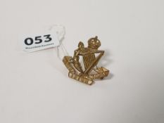 WW1 KC NORTH IRISH HORSE CAP BADGE