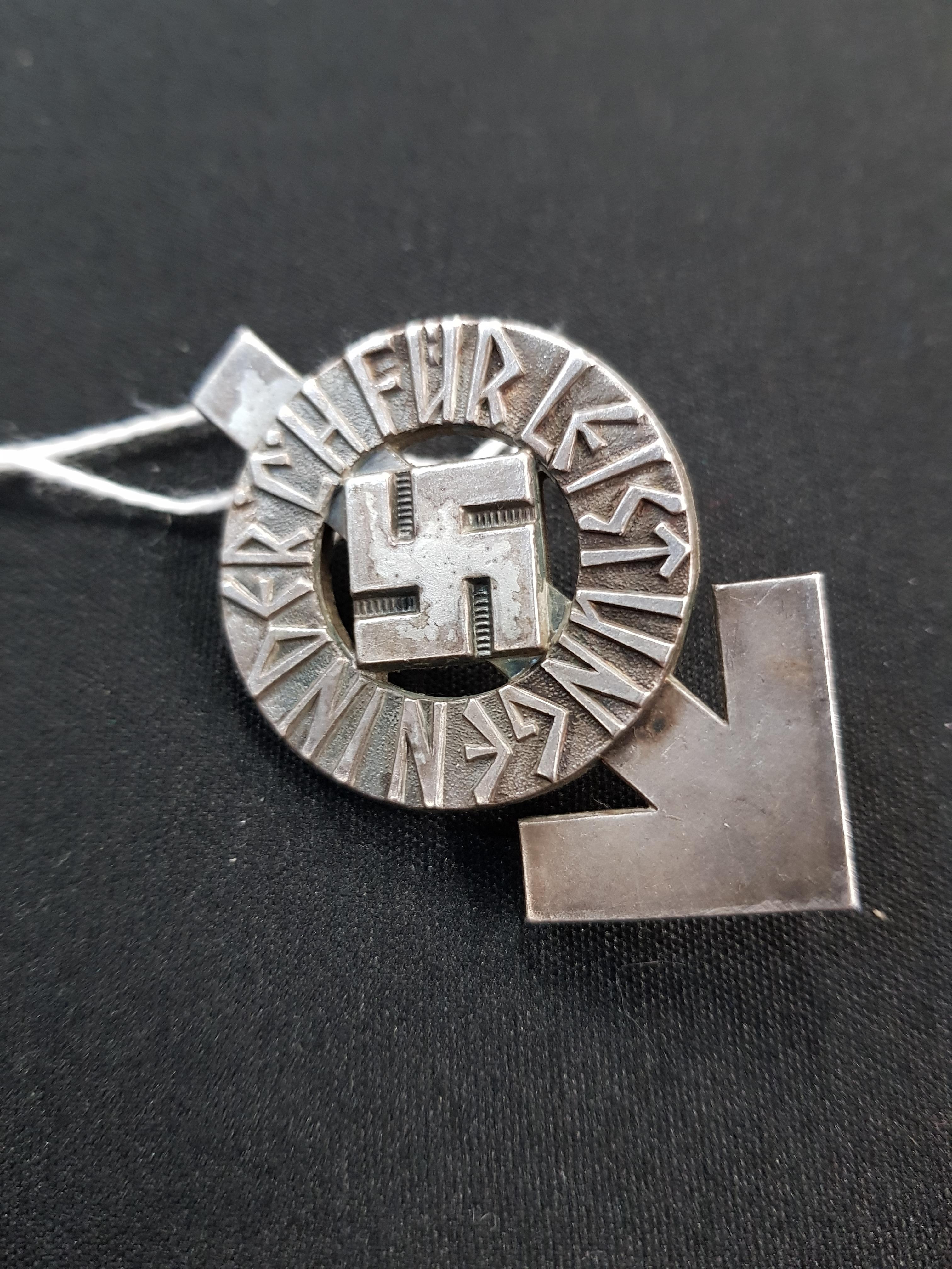 THIRD REICH HITLER YOUTH H.J PROFICIENCY BADGE IN SILVER WITH MAKERS MARK - Image 2 of 2