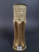 WW1 BRITISH 18 POUNDER 1916 TRENCH ART SHELL VASE WITH PINCHED DECORATION AND EMBOSSED LETTERING :