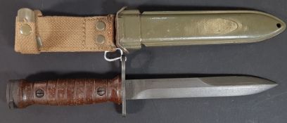 POST WAR AMERICAN US ARMY M1 CARBINE BAYONET AND SCABBARD
