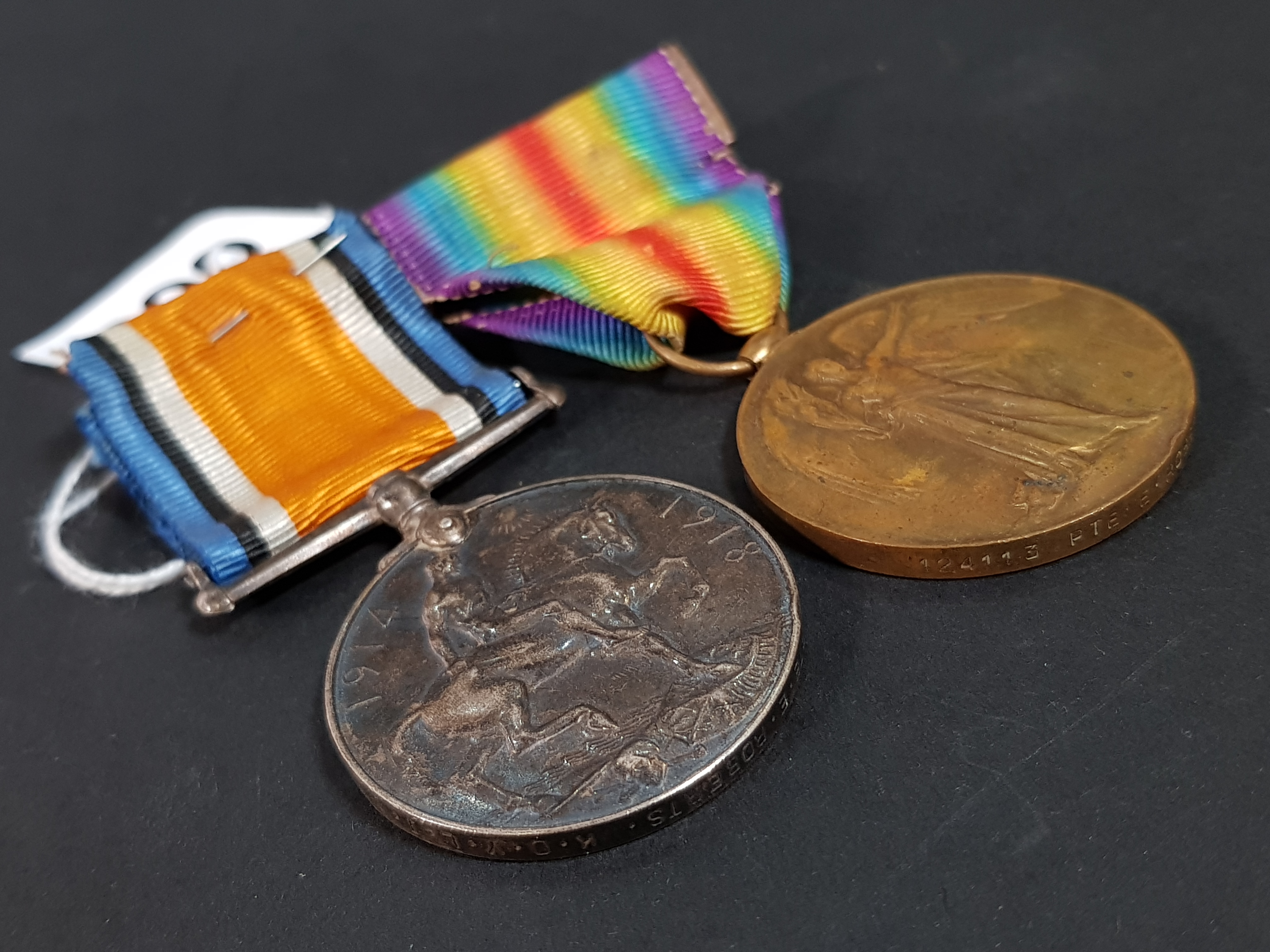 PAIR OF WORLD WAR 1 MEDALS TO 124113 PTE.E.ROBERTS K.O.Y.L.I