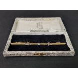 14CT GOLD DIAMOND AND PEARL LINE BROOCH 5.2G