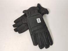 PAIR OF UN-ISSUED ROYAL ULSTER CONSTABULARY PUBLIC ORDER GLOVES