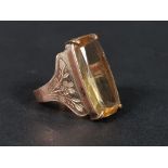 ANTIQUE GOLD AND CITRINE RING 6.7G