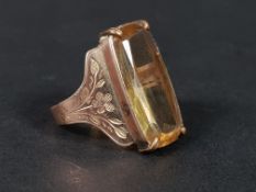 ANTIQUE GOLD AND CITRINE RING 6.7G