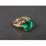 9CT GOLD GREEN STONE RING 4.2G