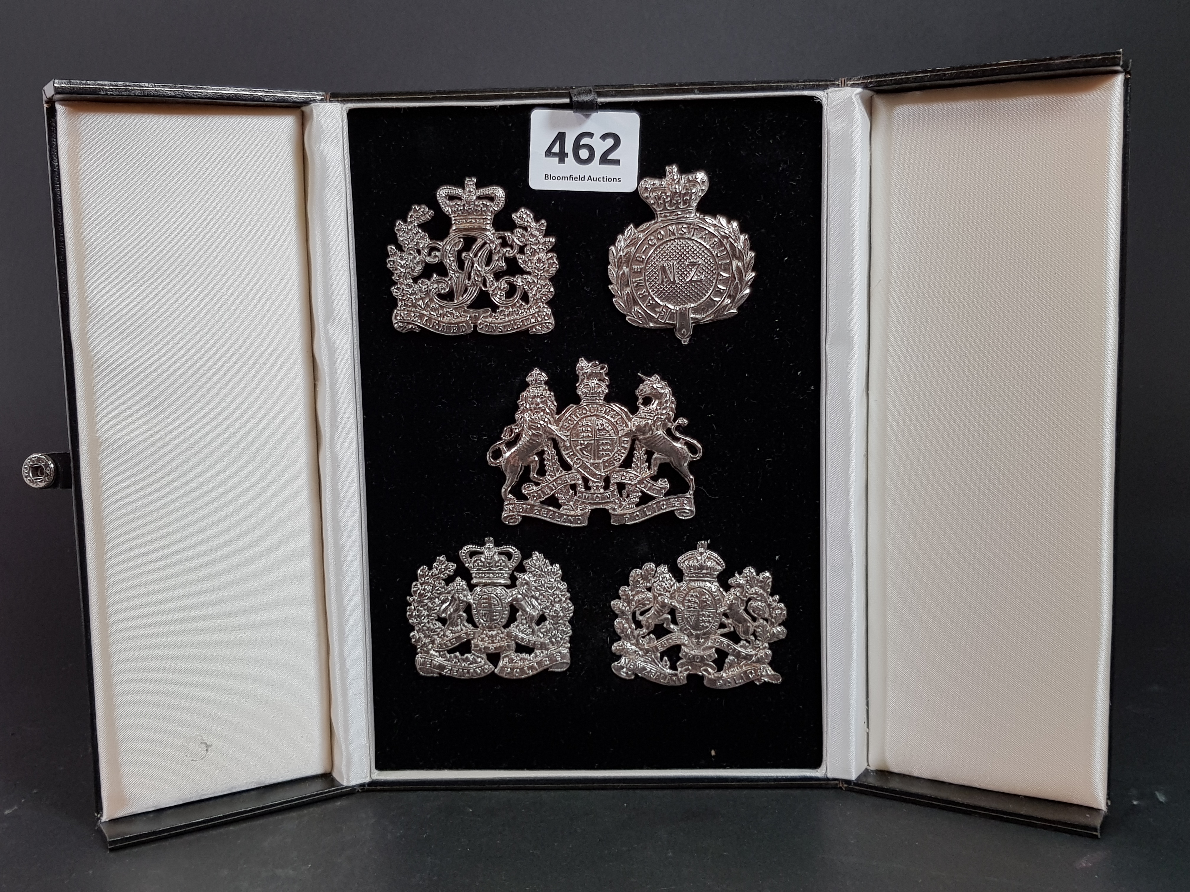 CASED SET OF NEW ZEALAND POLICE BADGES