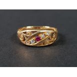 VICTORIAN 18CT GOLD AND RUBY RING 2.6G