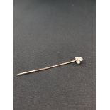 VICTORIAN 3 STONE DIAMOND AND GOLD STICK PIN