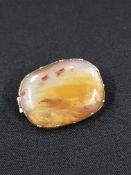 AGATE GOLD MOUNTED BROOCH