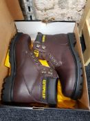 NEW BOXED PAIR OF SAFETY BOOTS SIZE 11