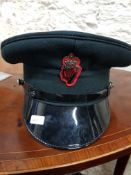 1970'S ROYAL ULSTER CONSTABULARY MALE CONSTABLES PEAKED CAP