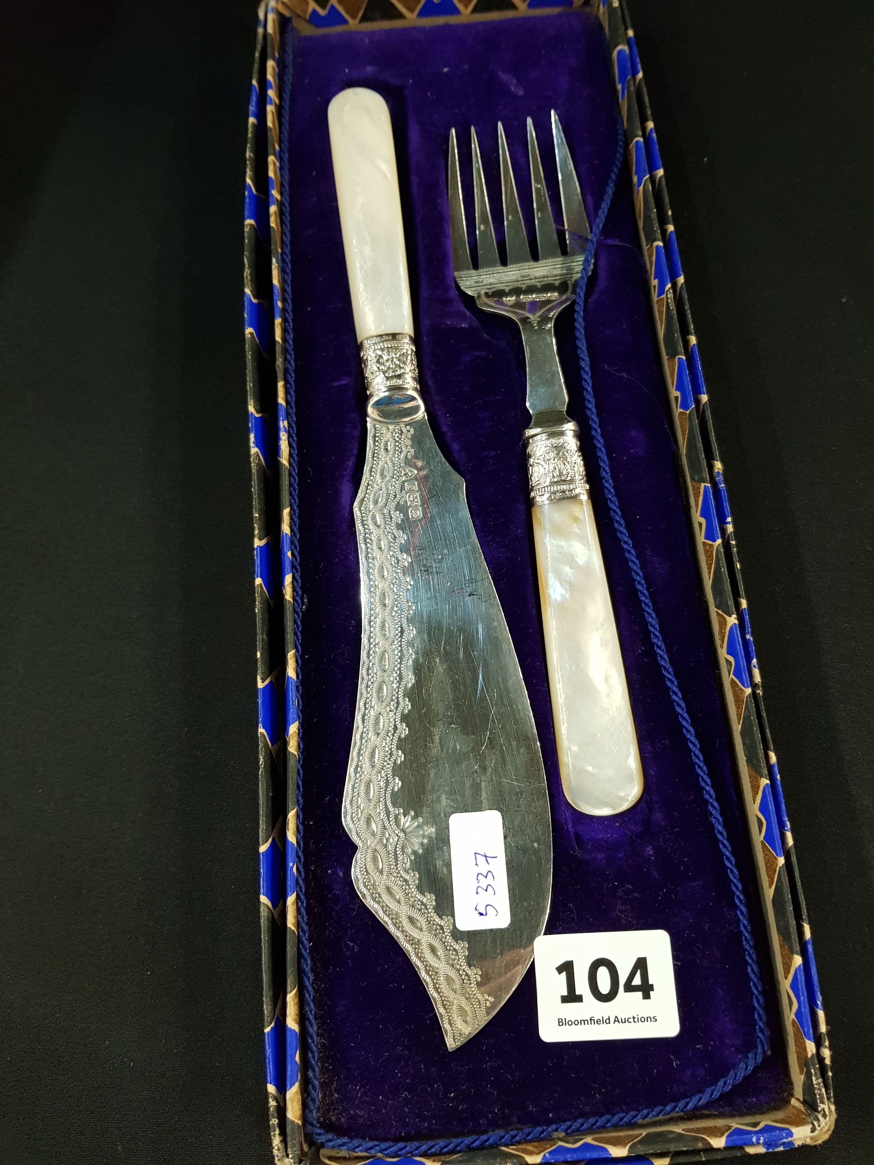 SET OF SILVER AND MOTHER OF PEARL SERVERS SHEFFIELD -