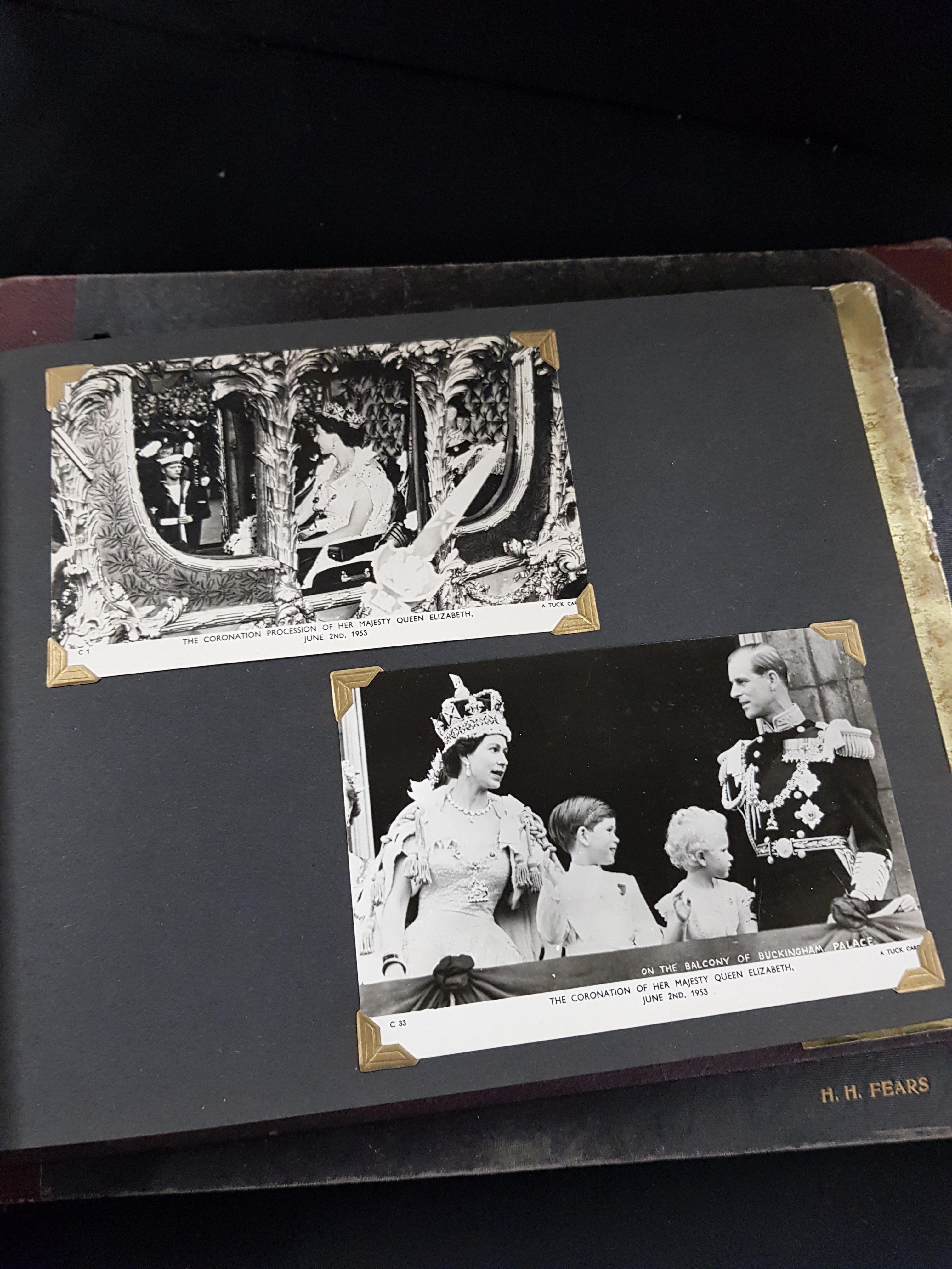 2 ALBUMS OF ORIENTAL POSTCARDS AND PHOTOS