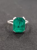 18K WHITE GOLD EMERALD RING (6 CARAT)