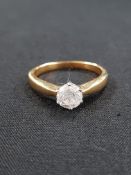 18 CARAT YELLOW GOLD AND DIAMOND SOLITAIRE RING - 1 CARAT OF DIAMOND