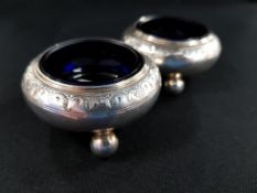 PAIR OF VICTORIAN SILVER SALTS WITH ORIGINAL BLUE LINERS LONDON 1872/73 SILVER WEIGHT 80G