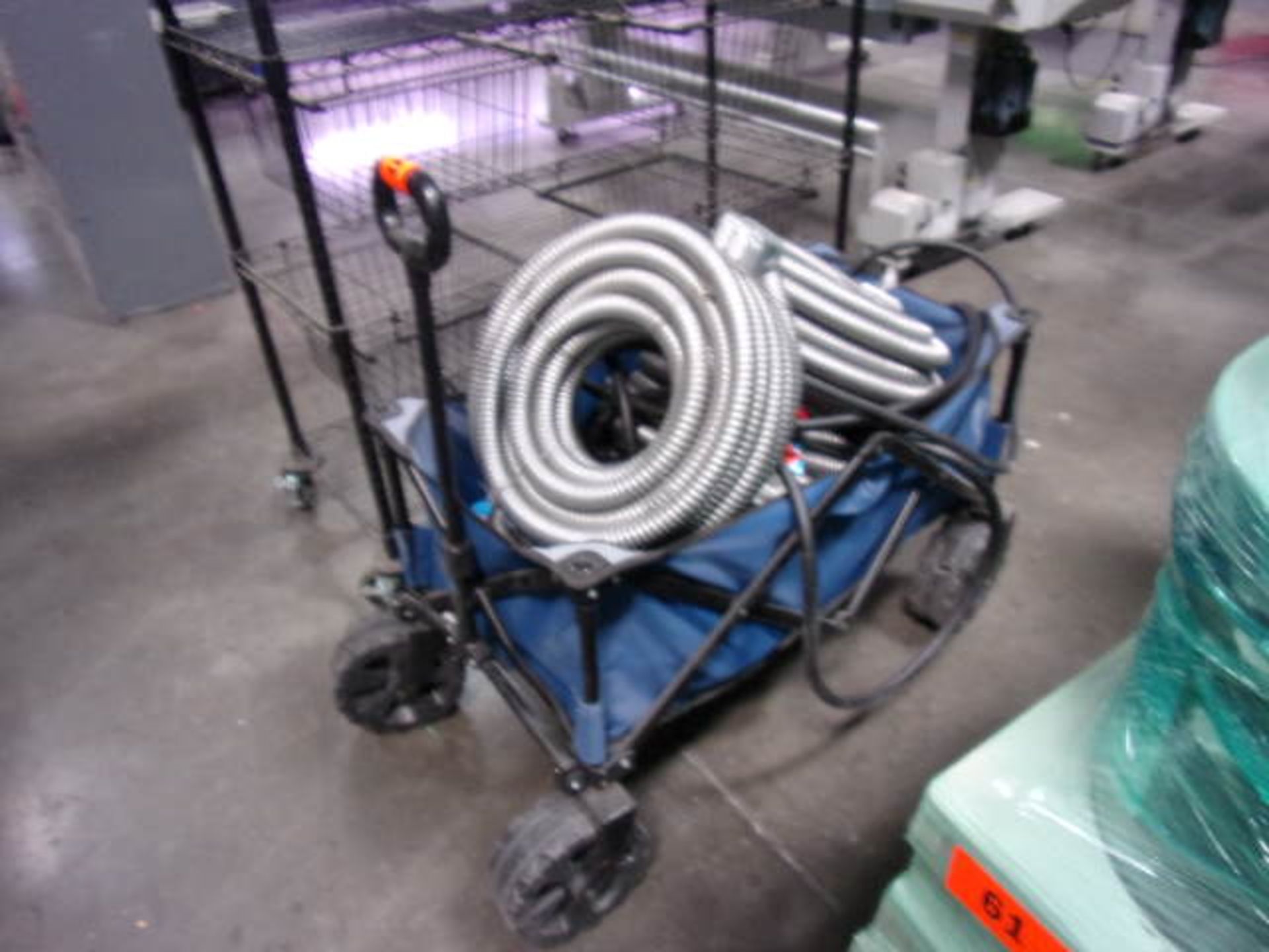 WAGON WITH CONDUIT