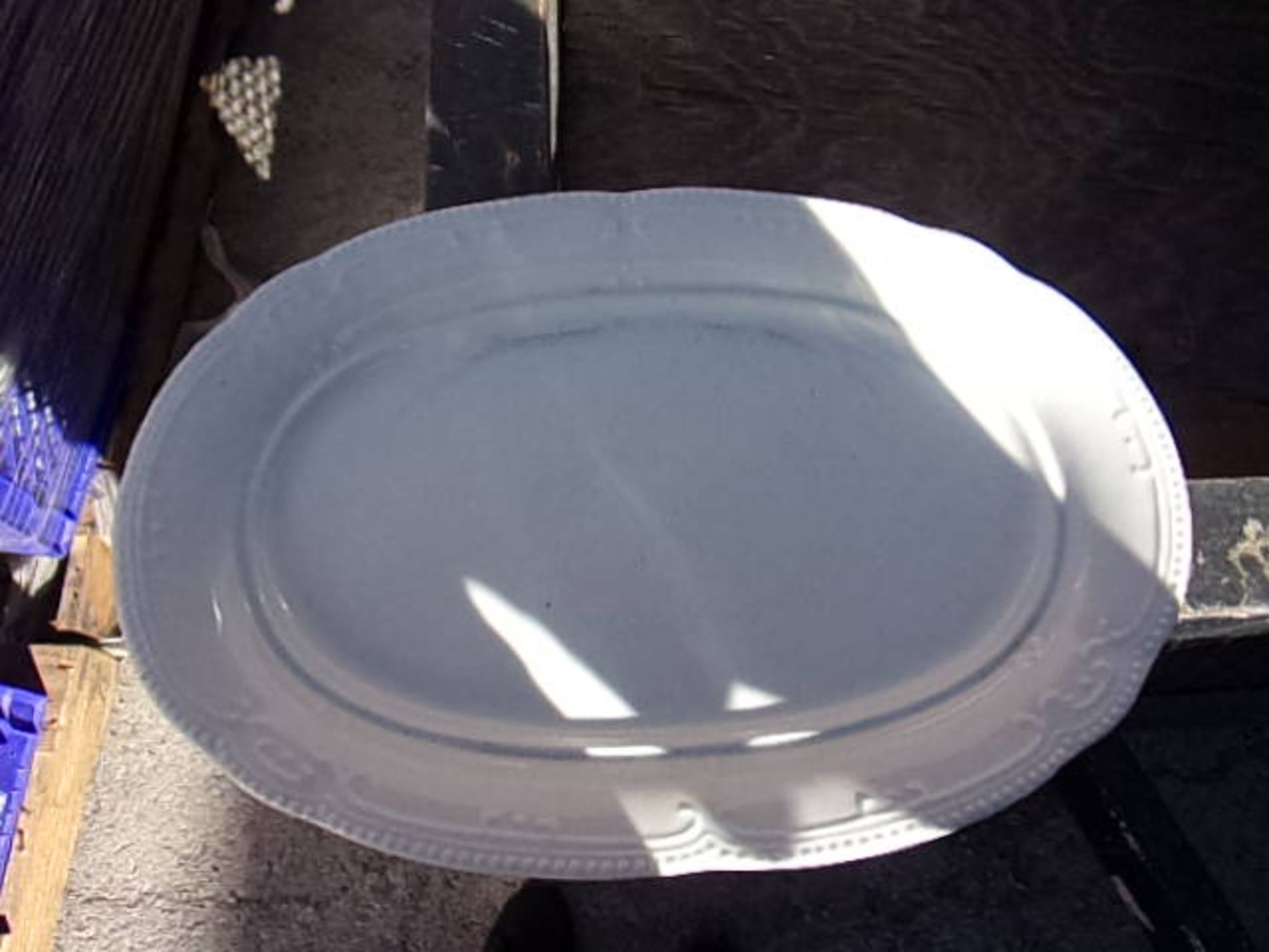 LOT OF 13" OVAL PLATES (QTY: 800)