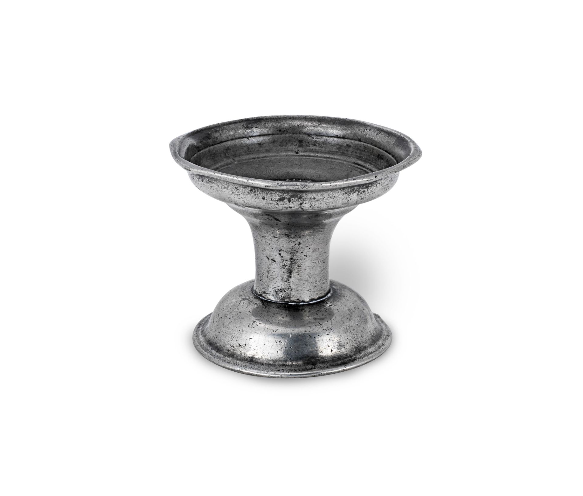 An 18th century pewter capstan salt, circa 1720-50