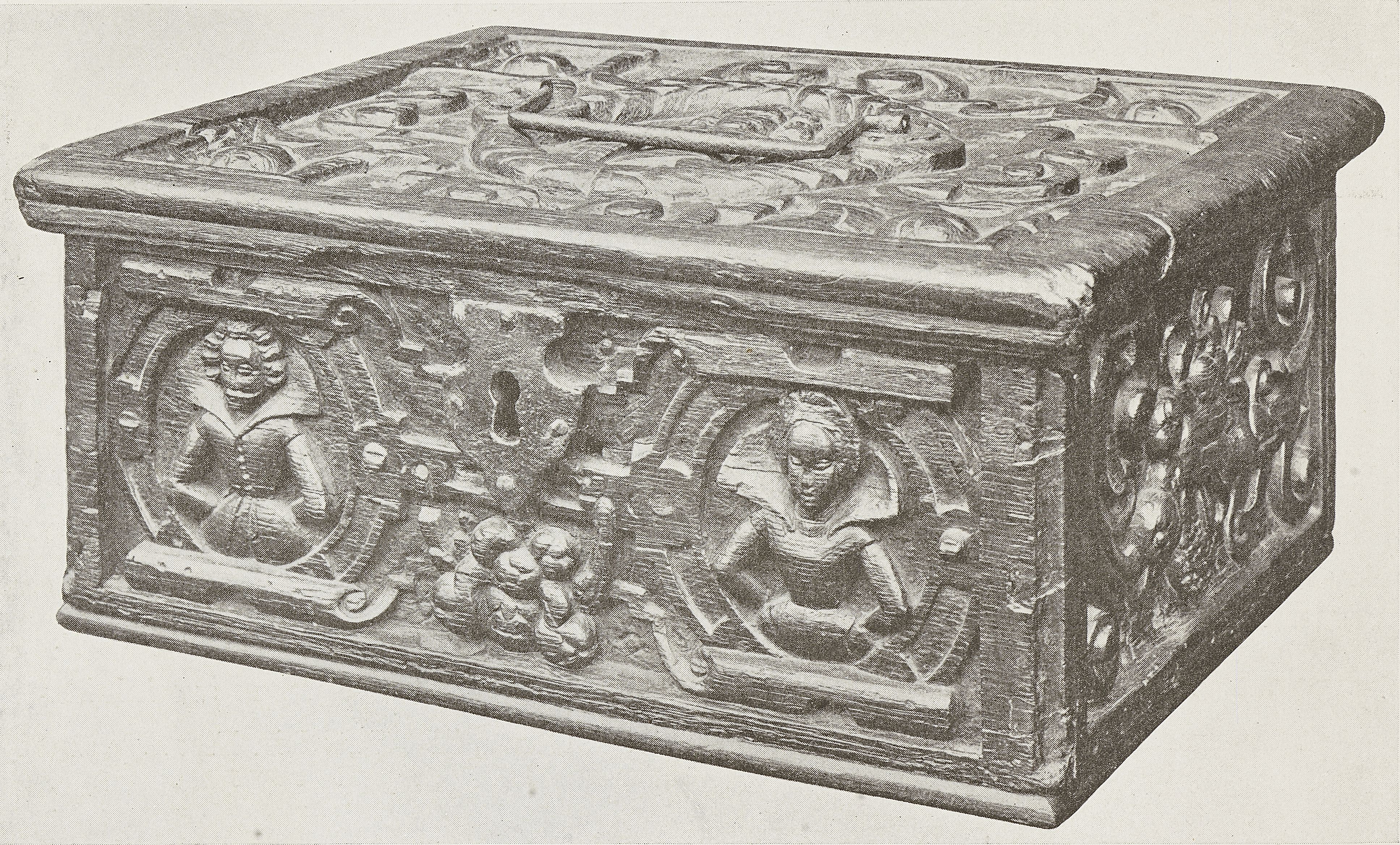 A rare and documented boarded oak box, probably Northern German, circa 1600 - Image 5 of 6