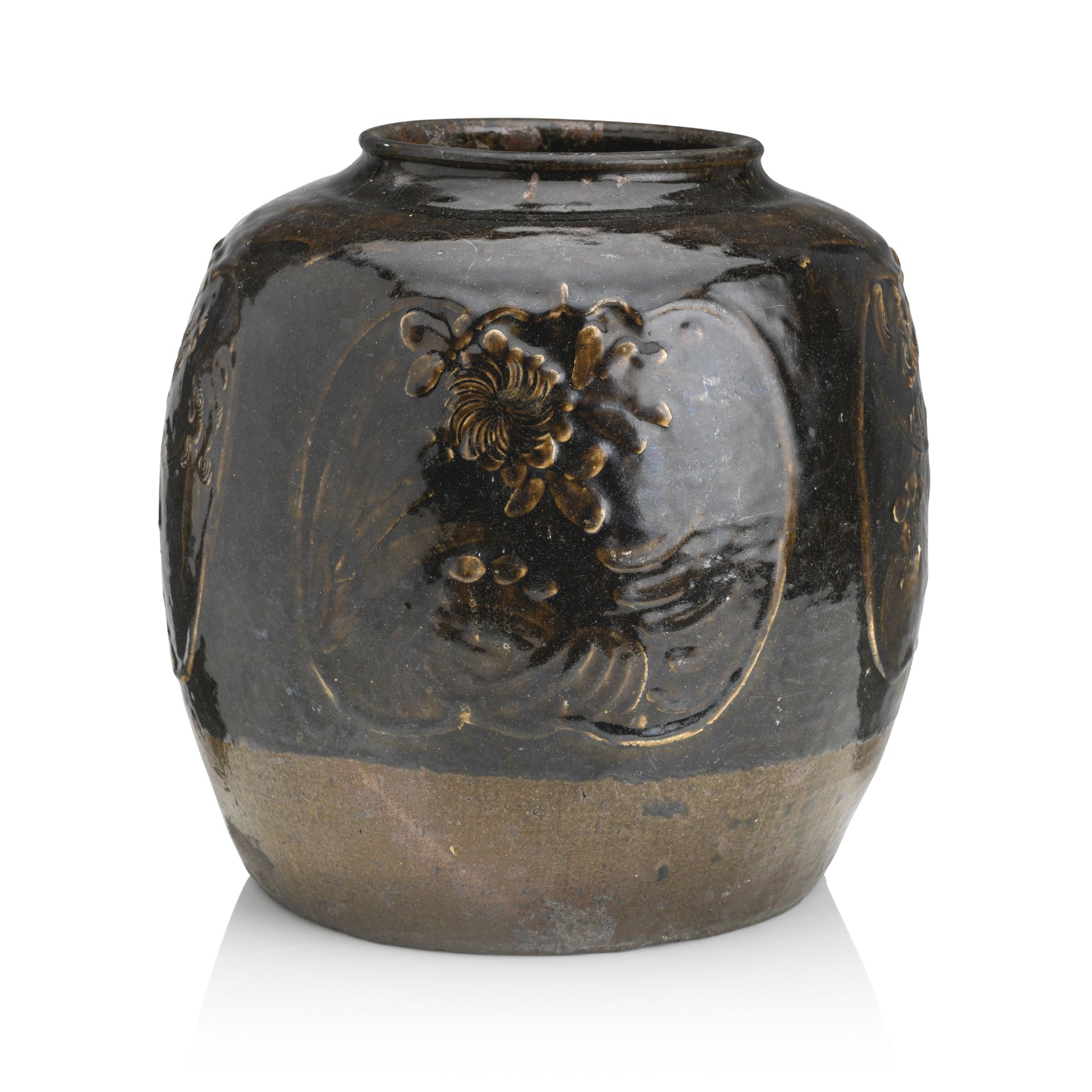 A LARGE CHINESE 19TH CENTURY BROWN GLAZED STONEWARE JAR