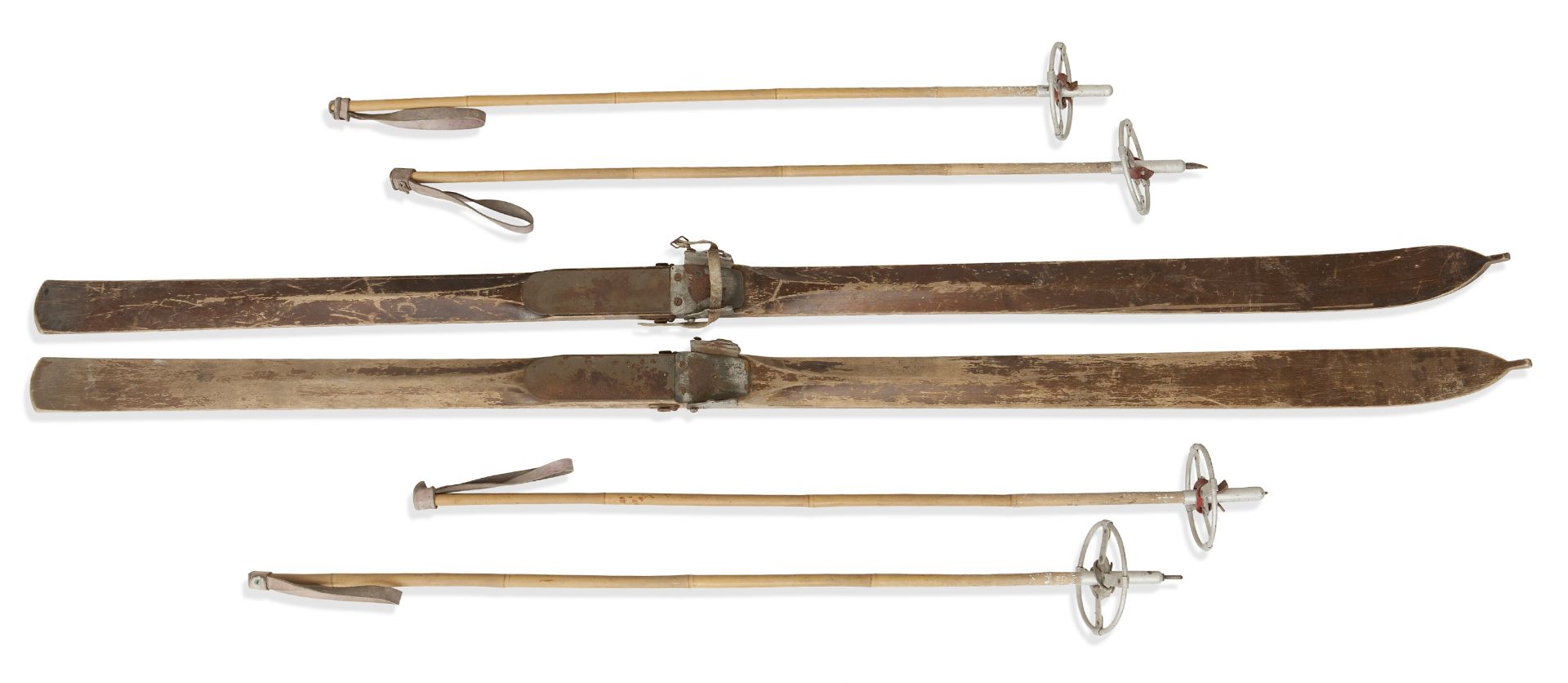 A collection of early 20th century ski equipment (5)