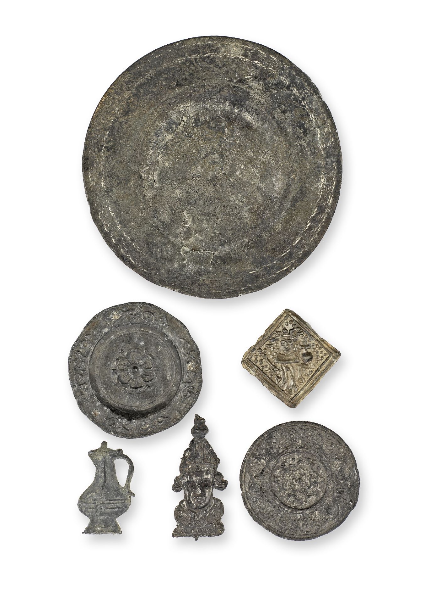 A pewter toy broad rim charger, circa 1680 (6)