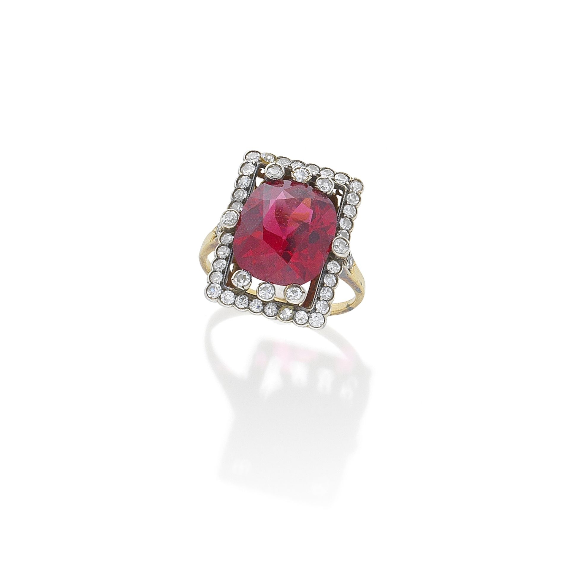 A SPINEL AND DIAMOND RING,