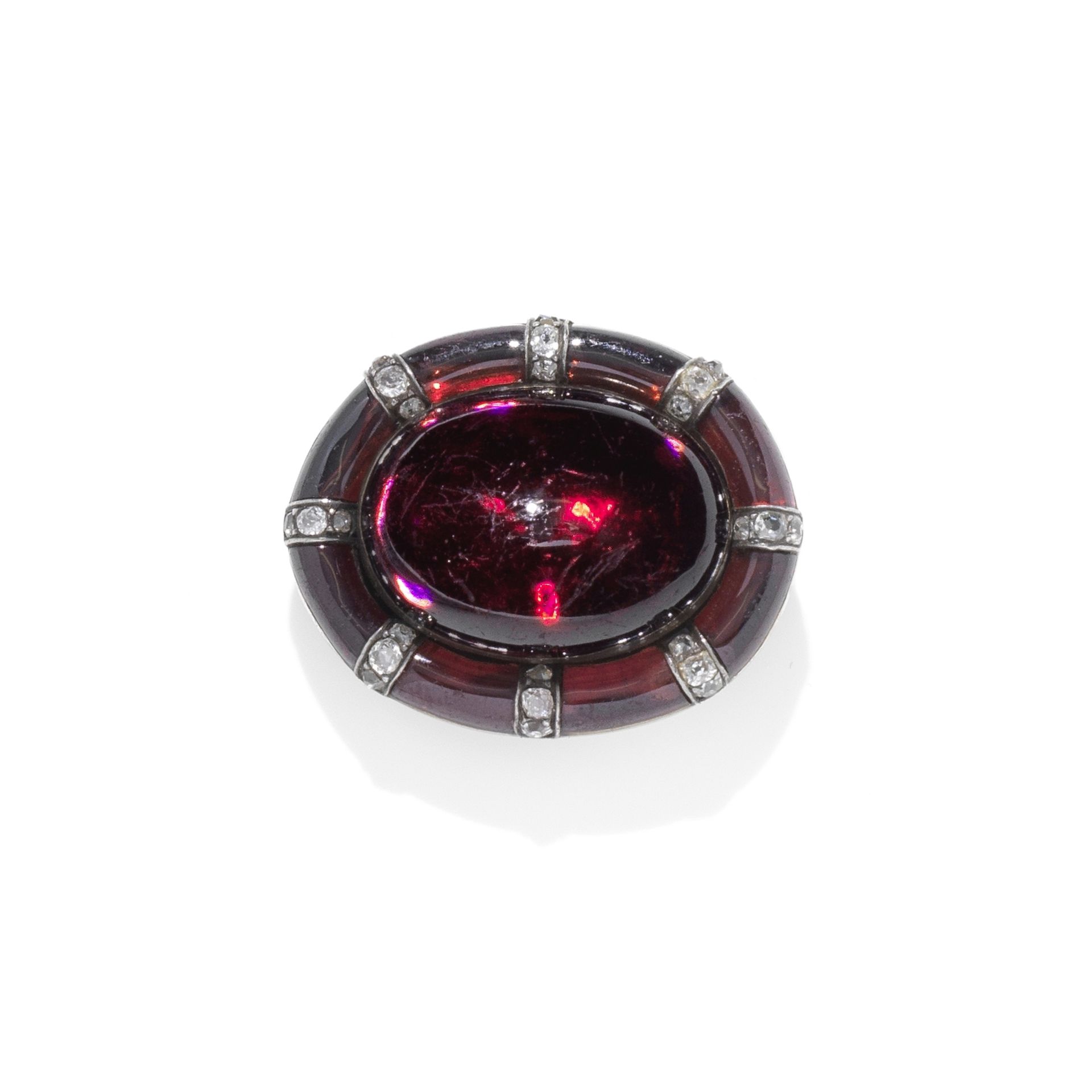 A GARNET AND DIAMOND BROOCH,