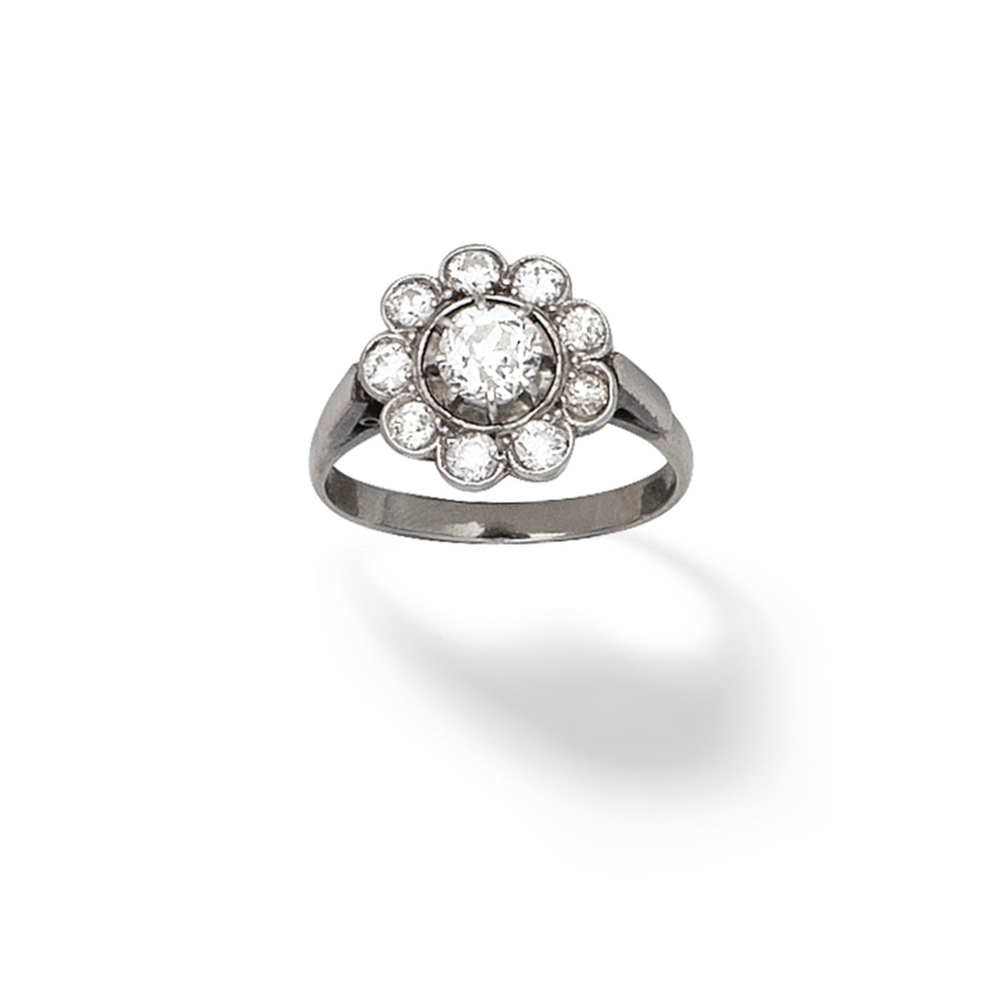 DIAMOND CLUSTER RING