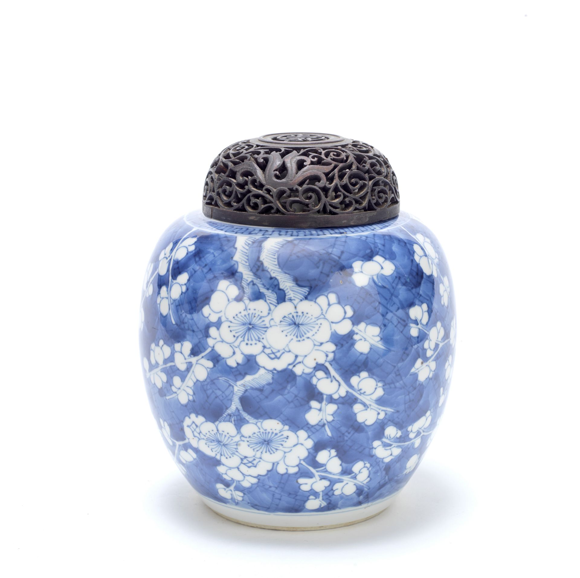 A BLUE AND WHITE GINGER JAR Kangxi (2)