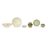 A GROUP OF CELADON AND CREAM GLAZED WARES Song/Ming Dynasty and later (7)