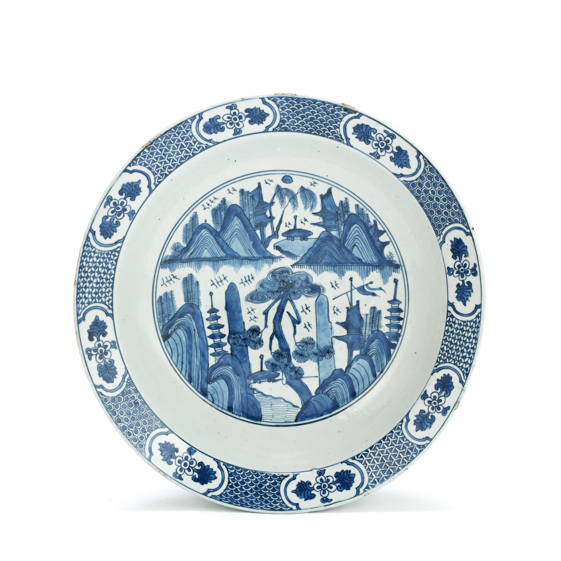 A BLUE AND WHITE DEEP DISH Late Ming Dynasty