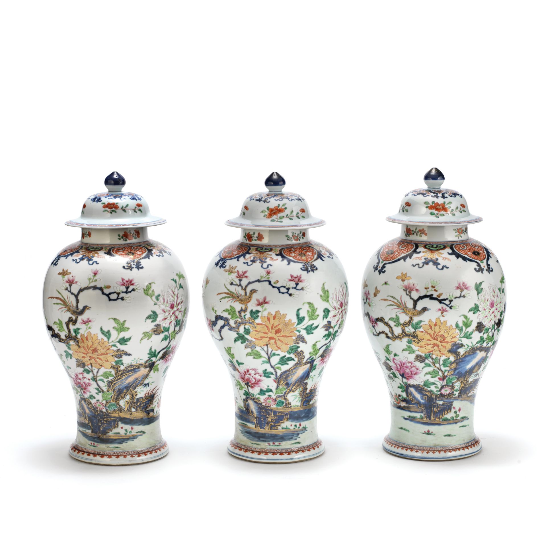 A SET OF THREE ROSE-IMARI BALUSTER VASES AND COVERS Qianlong (6)